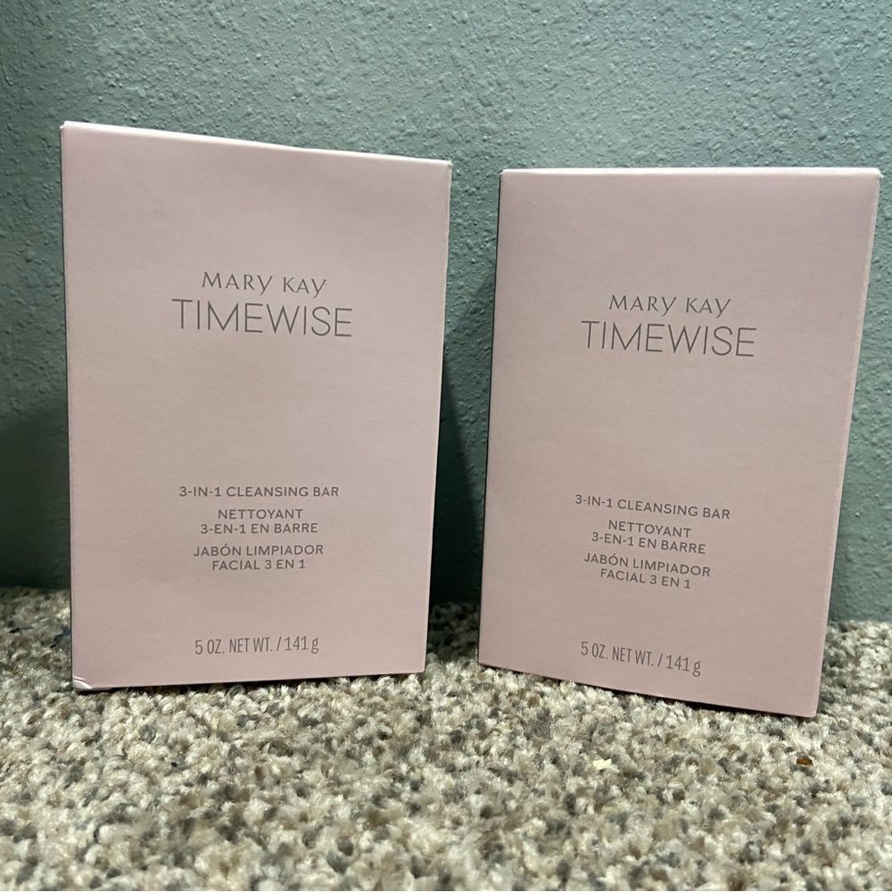 Mary Kay Cleansing Bar with Soap Dish